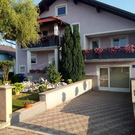 Apartman Karmen Gospić Exteriér fotografie