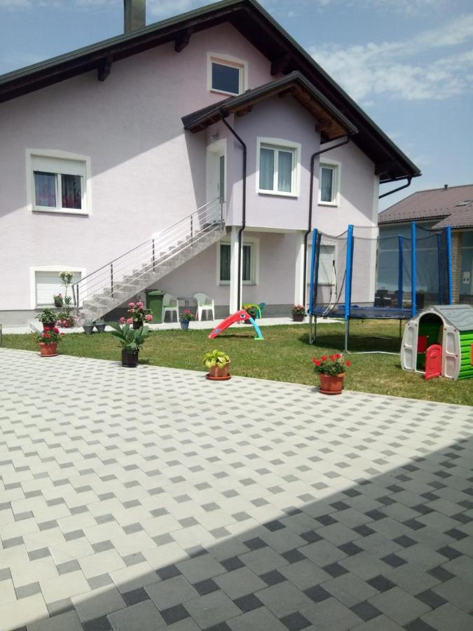 Apartman Karmen Gospić Exteriér fotografie