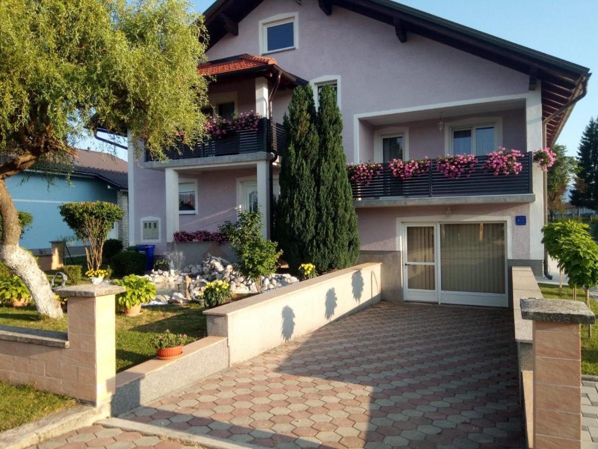 Apartman Karmen Gospić Exteriér fotografie